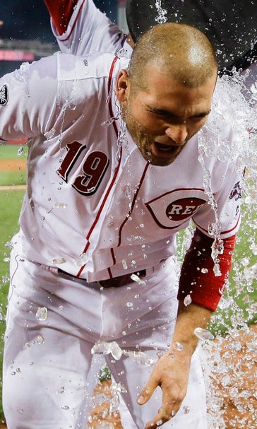 Joey Votto crushes walk-off homer to lift Reds over Cardinals
